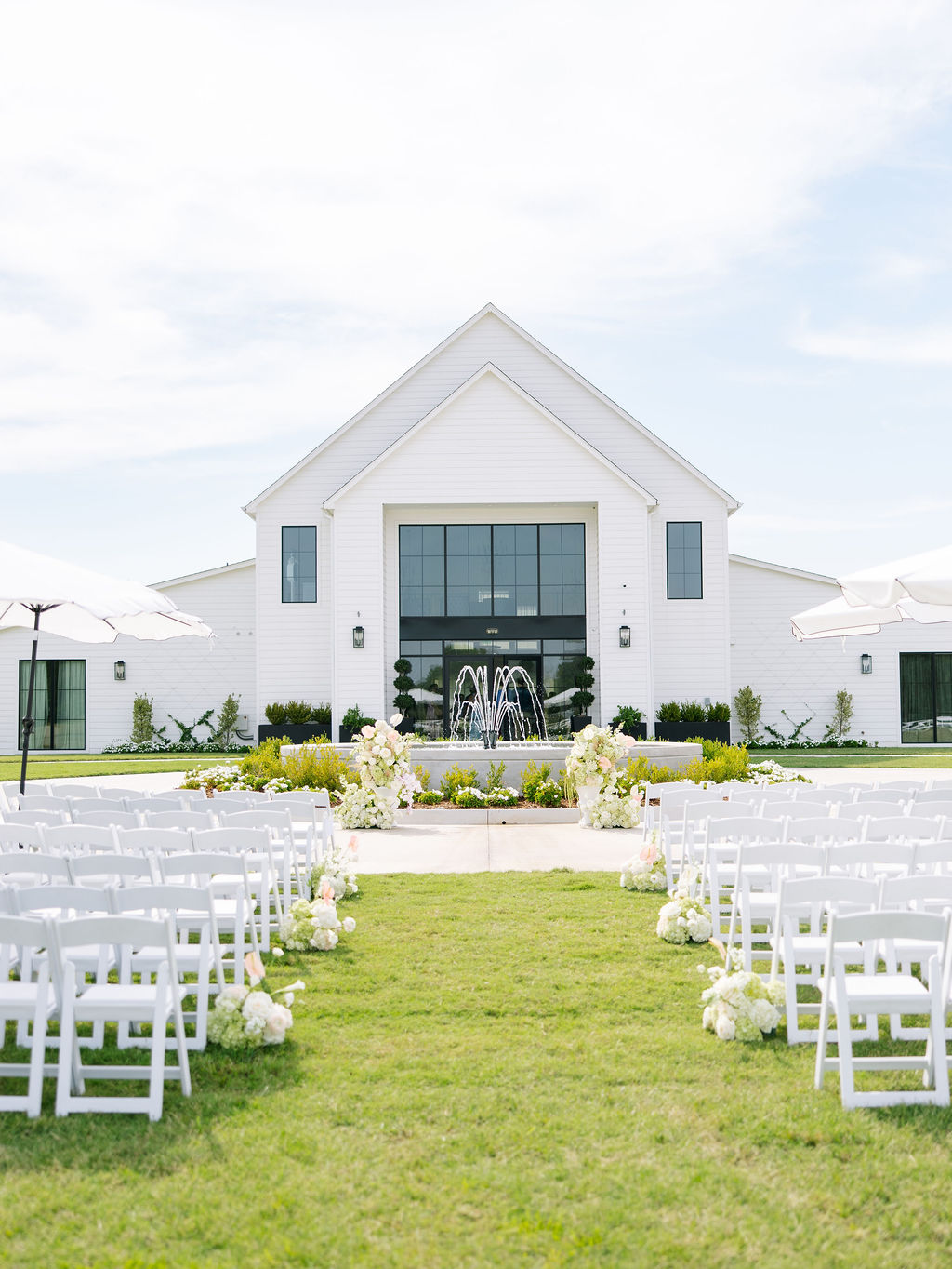 Bluestem Manor outdoor ceremony